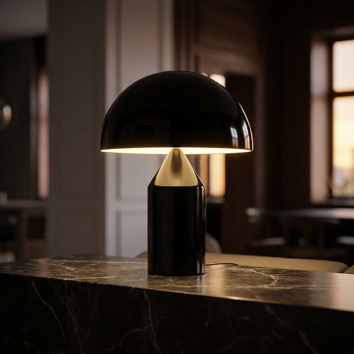 Lampe de table champignon Noir Petit H35cm allumée sur console en marbre dans intérieur sombre élégant