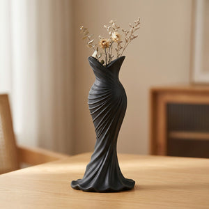 Vase en forme de robe imprimé en 3D coloris noir