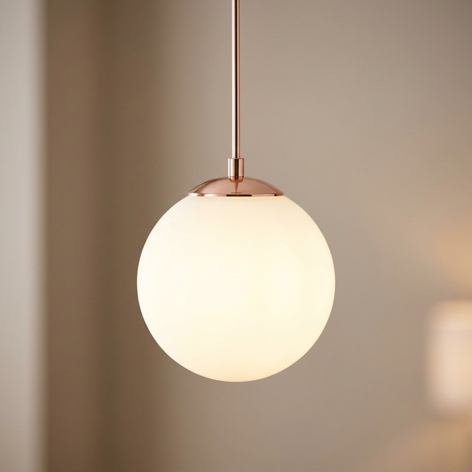 Suspension boule de verre, finition cuivrée