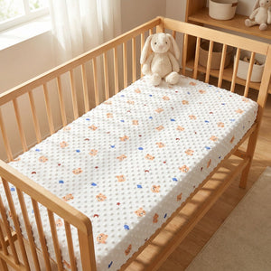 Drap-housse bébé motif ourson et lune sur tissu à pois