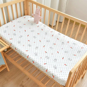 Drap-housse bébé motif lapin et carotte sur tissu à pois