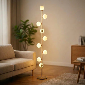 Lampadaire à globes de verre dépoli en lumière chaude