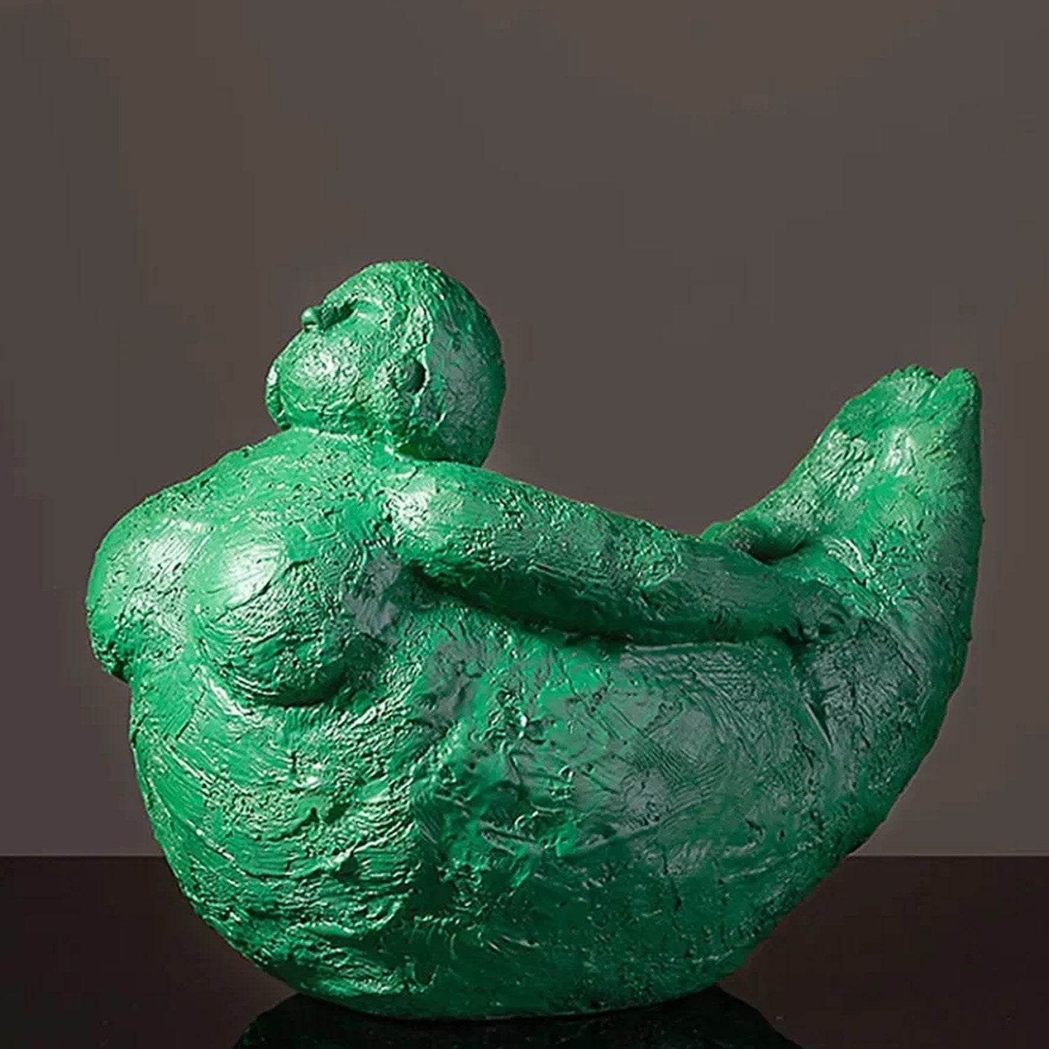 Figurine femme ronde repos verte grande sculpture yoga