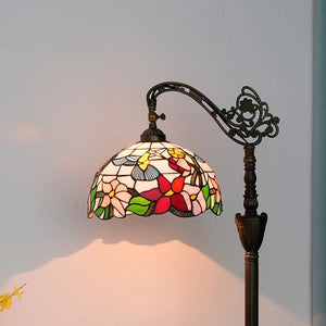 Abat-jour vitrail du lampadaire style Tiffany motif roses et feuilles vertes