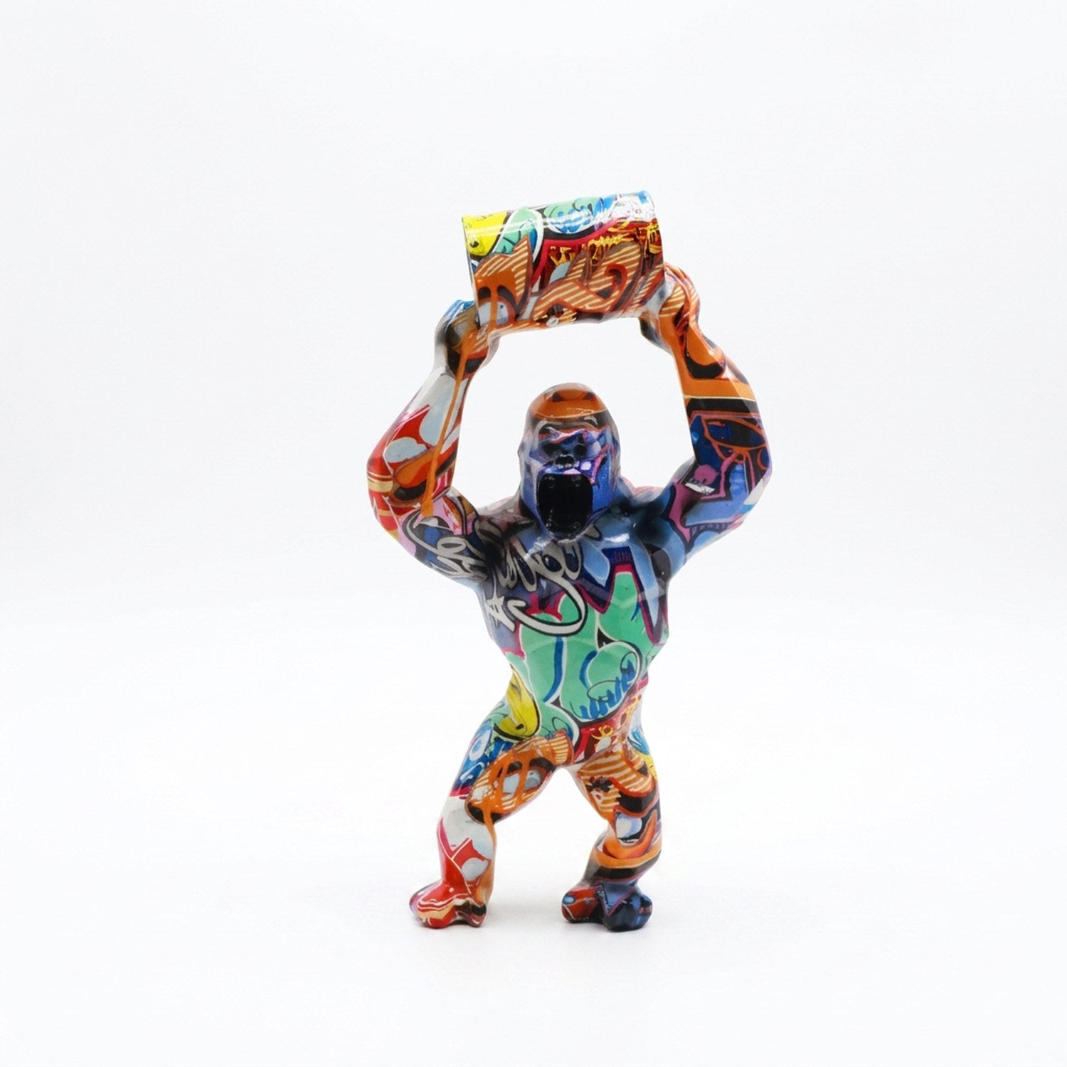 Statue gorille graffiti urbain aux couleurs vives