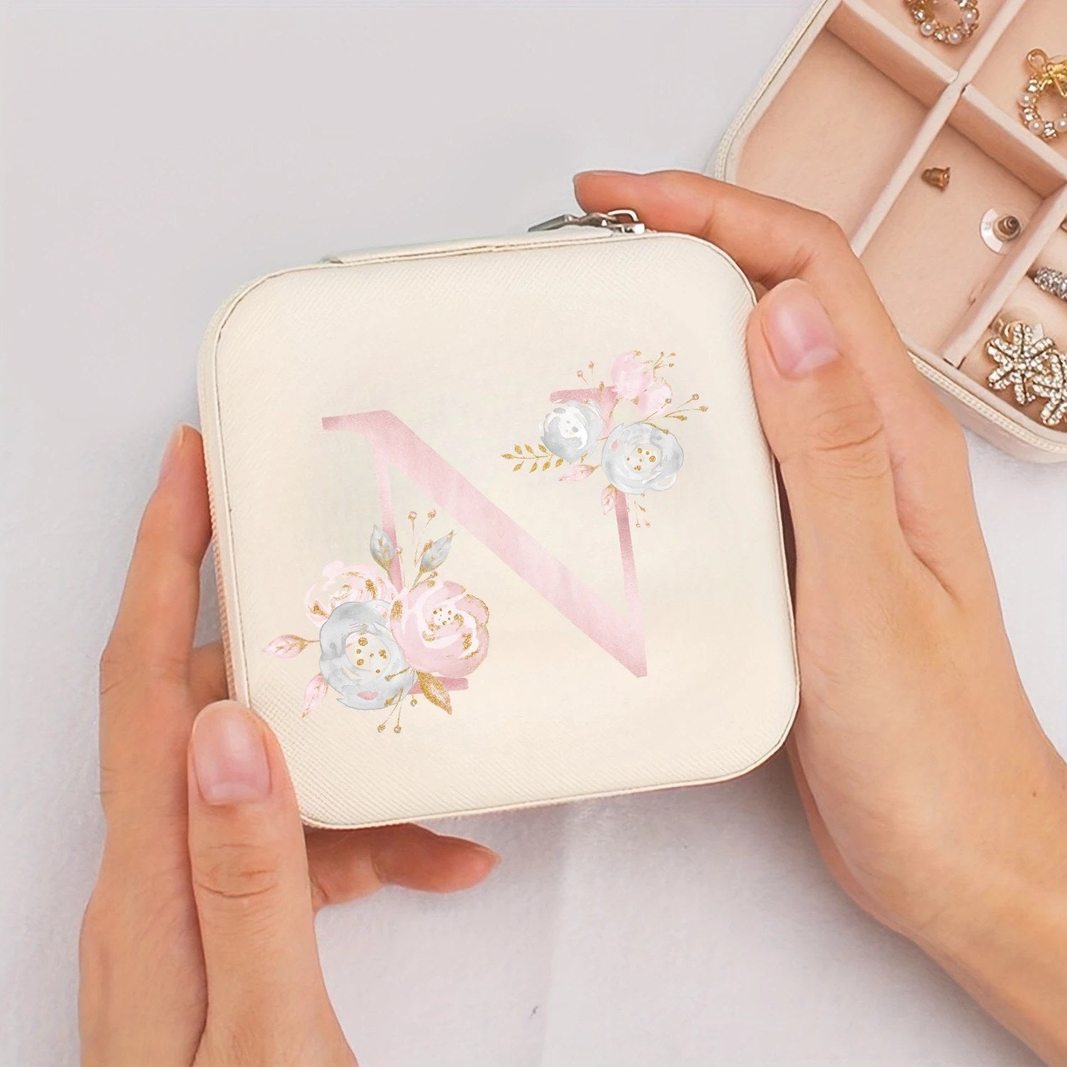 Boîte à bijoux voyage initiale florale crème - Lettre N