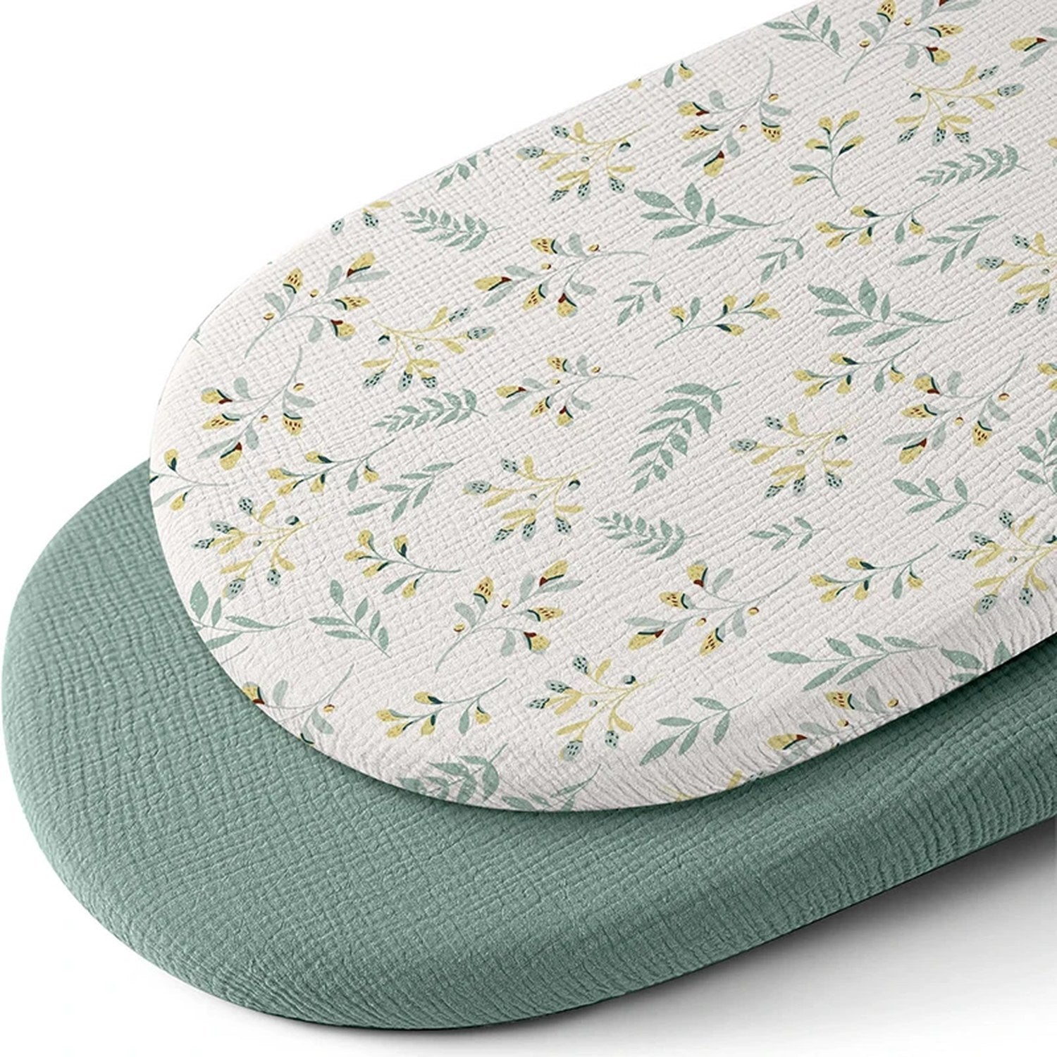 Drap-housse de couffin en mousseline imprimé petites fleurs jaunes et feuillage avec drap uni vert sauge
