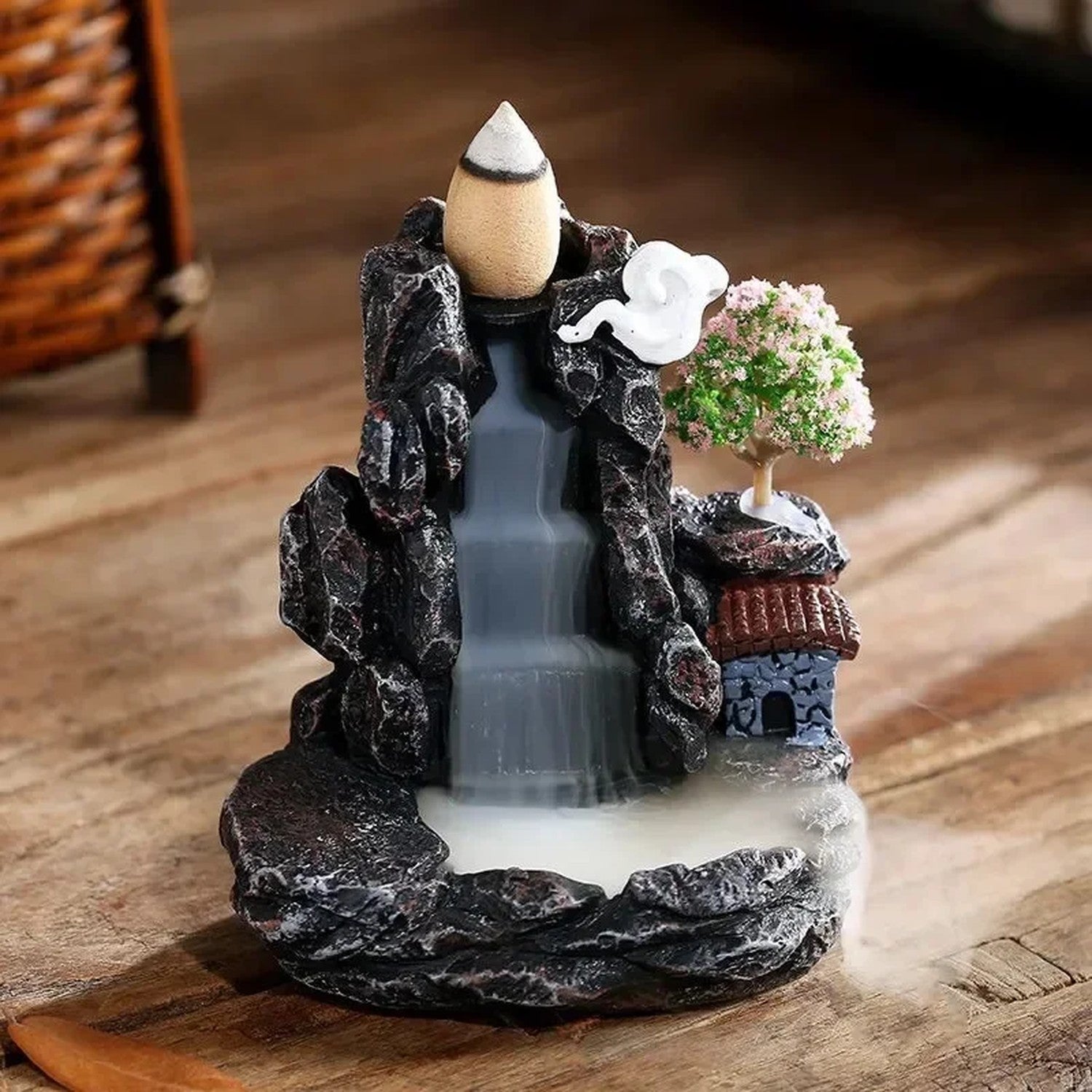 Brûleur d'encens reflux modèle Cerisier - arbre en fleurs roses avec chaumière - Maia Casa
