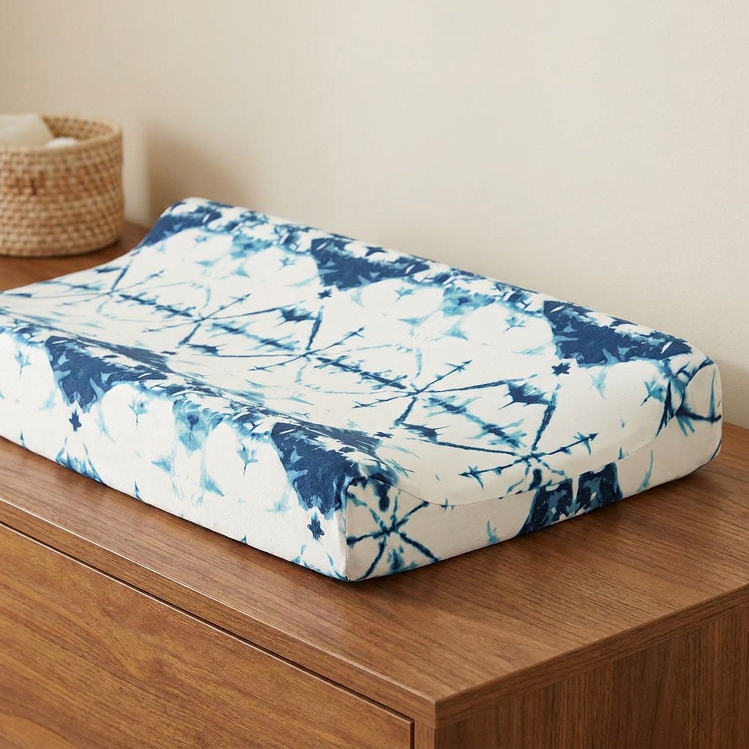 Housse de matelas à langer motif tie-dye bleu indigo