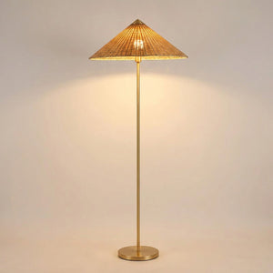 Lampadaire modèle Bambou abat-jour tressé naturel doré allumé pied métal