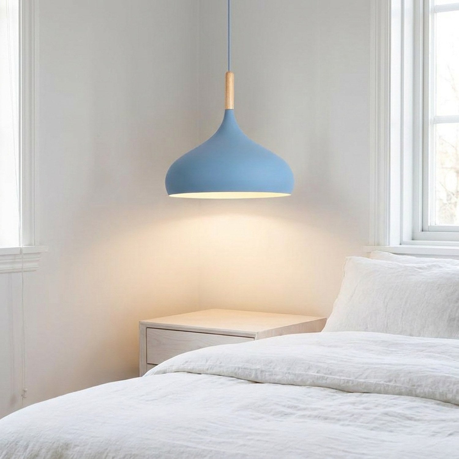 Suspension nordique coloris Bleu abat-jour oignon bois