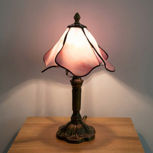 Lampe style Tiffany modèle Fleur rose, abat-jour en forme de fleur rose et blanche