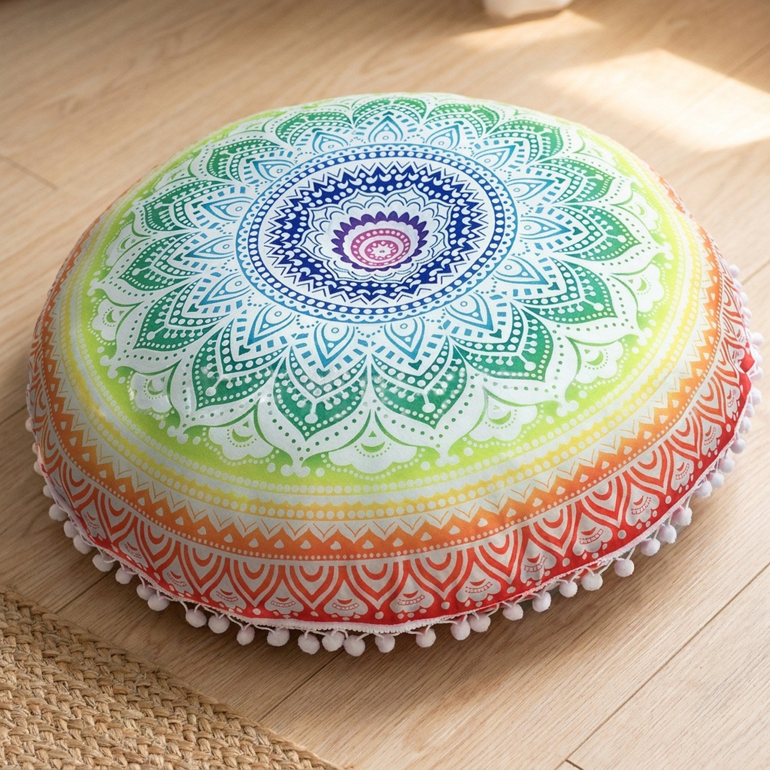 Coussin de sol mandala multicolore arc-en-ciel avec pompons
