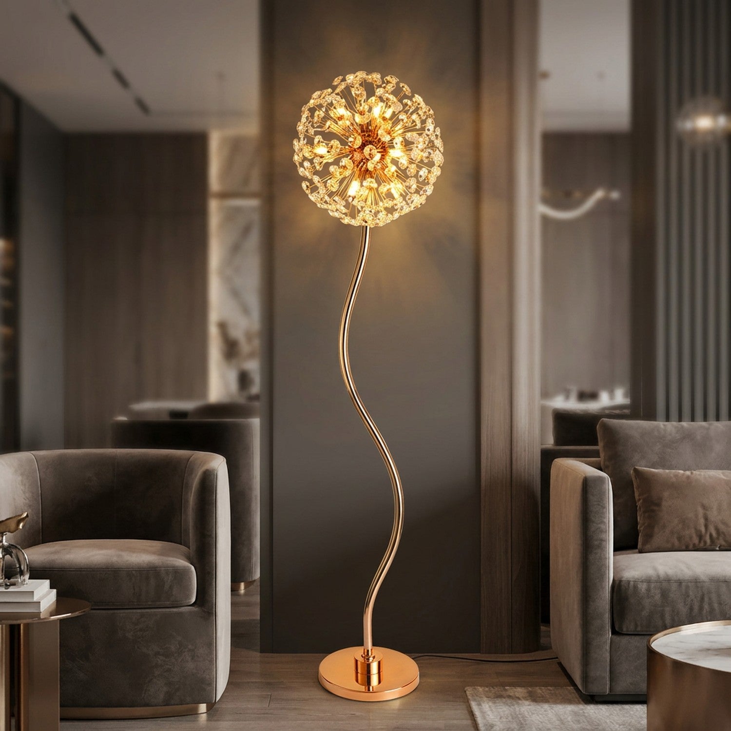 Lampadaire en cristal doré modèle Pied ondulé design fluide allumé
