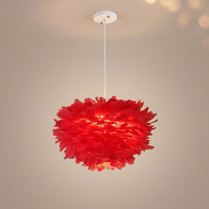 Suspension boule en fausses plumes rouges