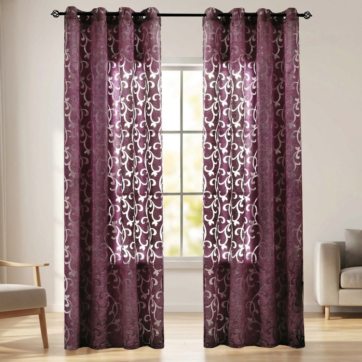 Rideau voilage jacquard violet à œillets suspendu à une tringle