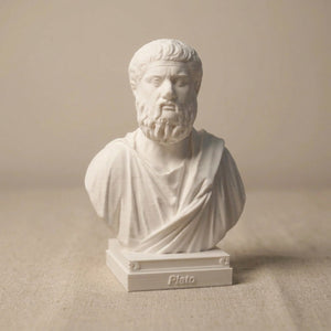 Buste de Platon blanc sur fond beige neutre vue de face