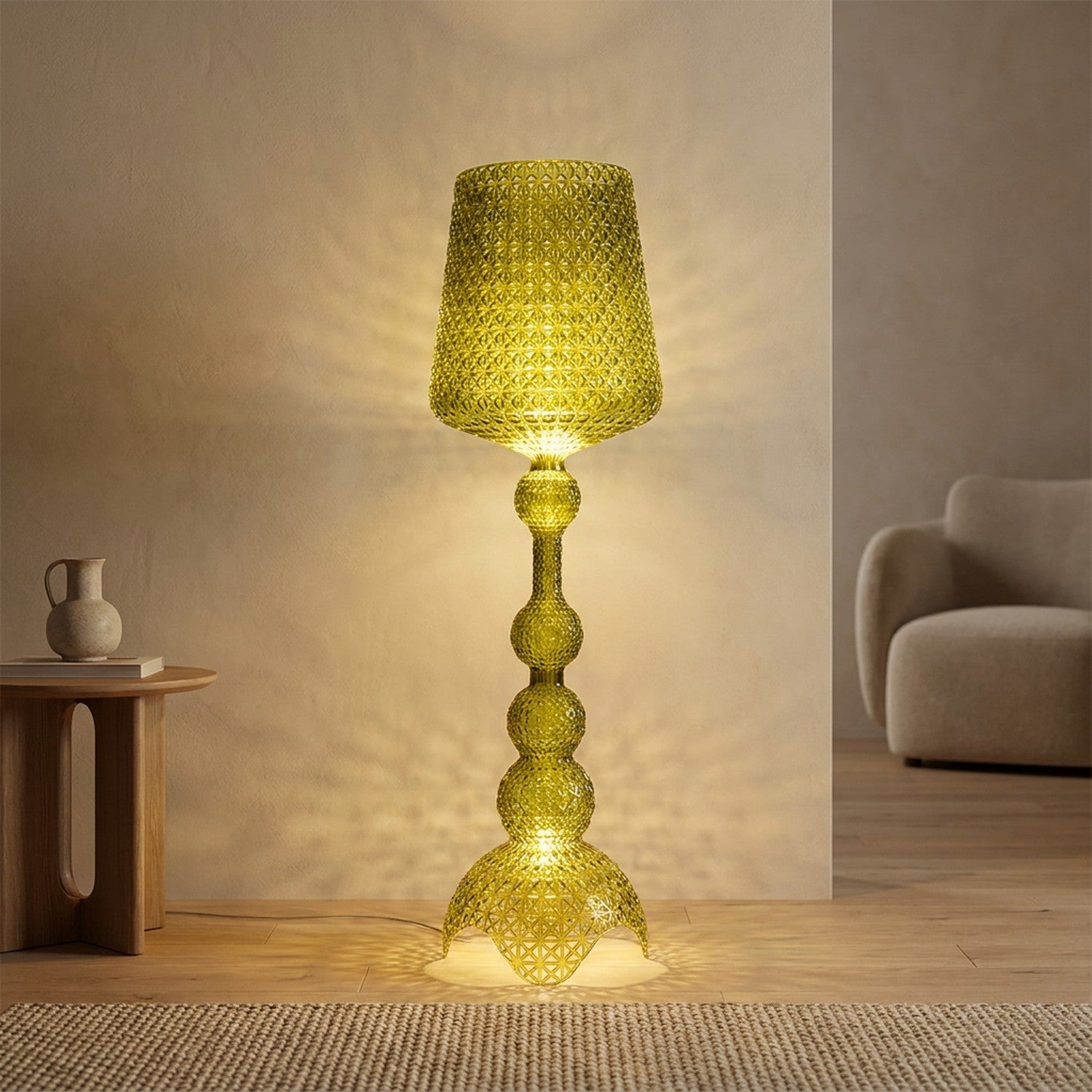 Lampadaire acrylique vert olive ajouré façon dentelle allumé design italien