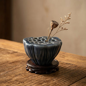 Vase bol lotus bleu nuit avec socle bois sculpté