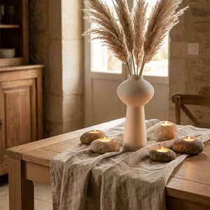 Vase texturé blanc table en bois pampa décoration naturelle