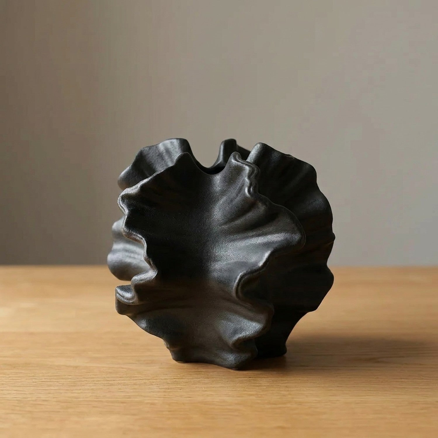 Vase corail céramique noir mat