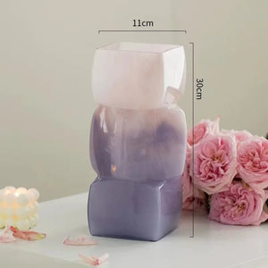 Dimensions du vase géométrique 11 cm de large et 30 cm de hauteur