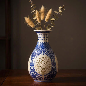 Modèle Bouteille - Vase ajouré bleu et blanc en porcelaine de Jingdezhen