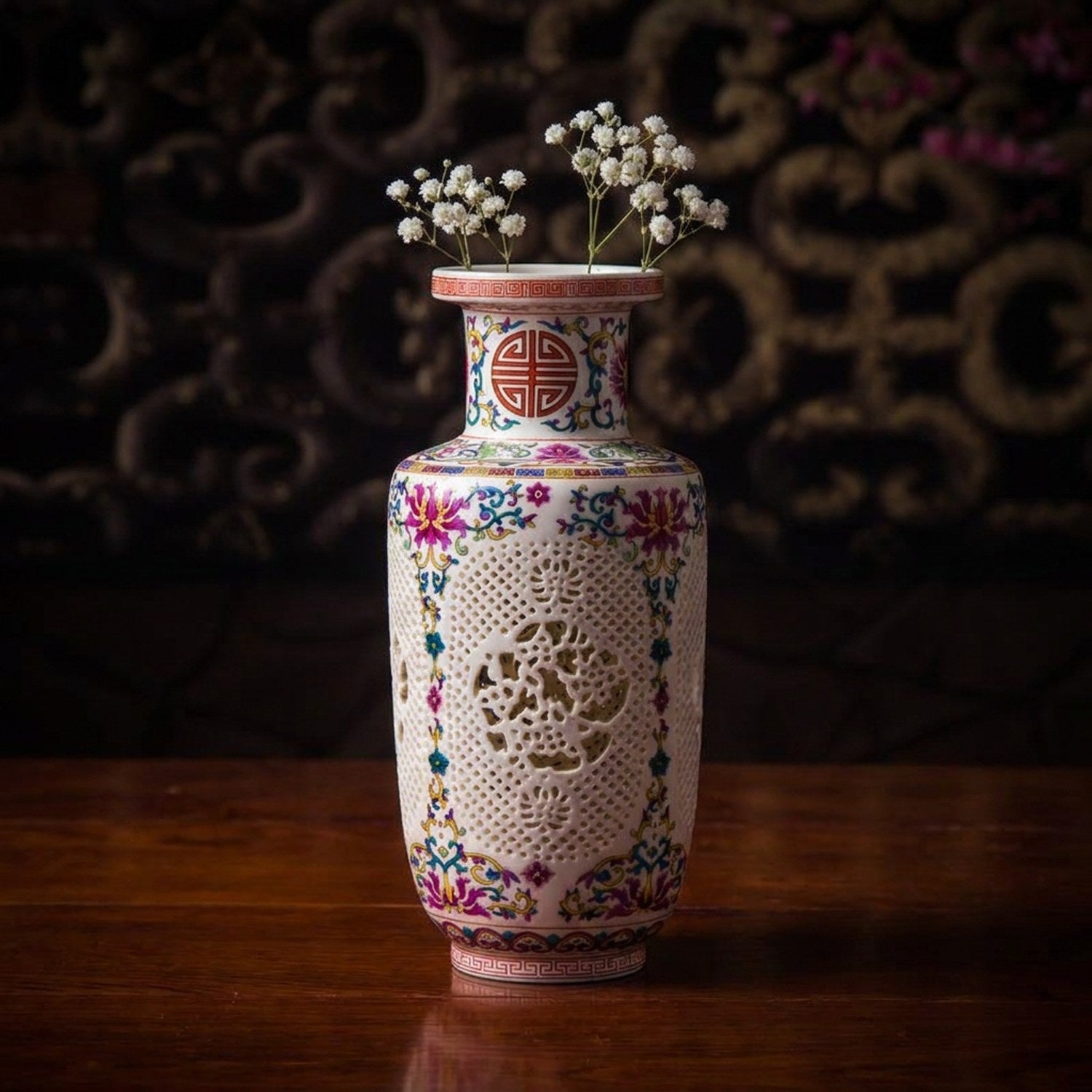 Modèle Rouleau - Vase ajouré multicolore famille rose en porcelaine de Jingdezhen