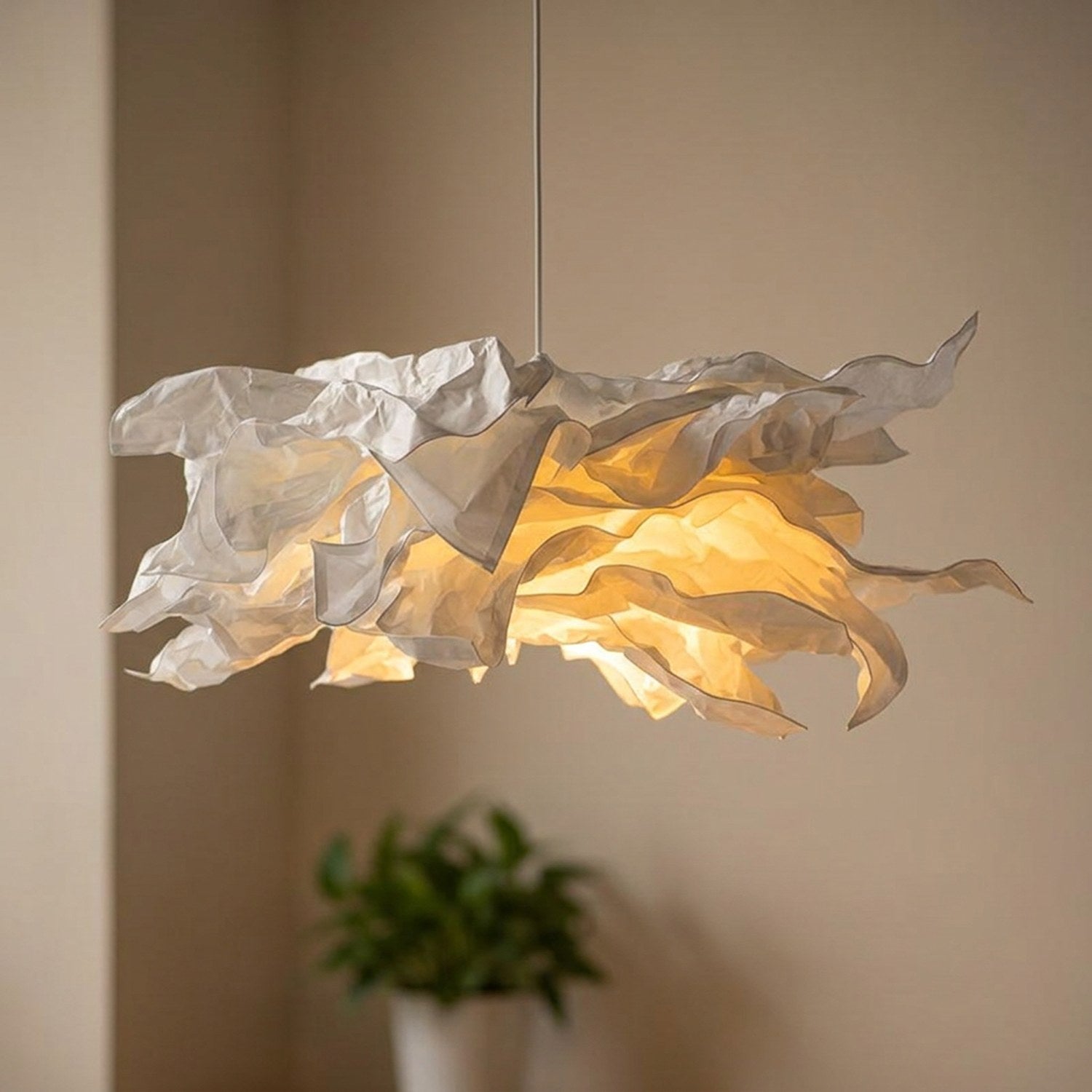 Lustre nuage en papier avec lumière blanche chaude dorée