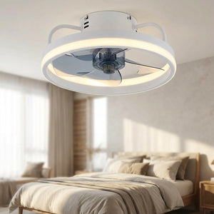 Ventilateur de plafond LED blanc rond éclairant une chambre chaleureuse