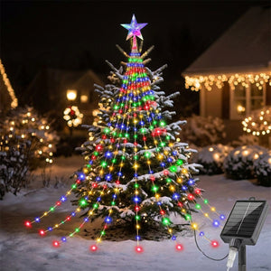 Guirlande solaire de Noël en cascade multicolore sur un sapin de jardin