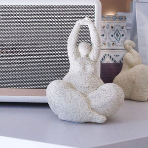 Figurine femme yoga résine style poterie vue 6